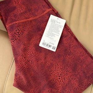 Lululemon 25” Wunder Under train leggings Size 12